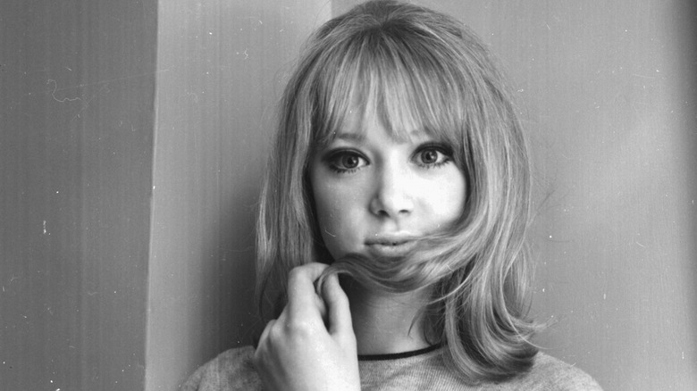 Black and white image of Pattie Boyd in 1964