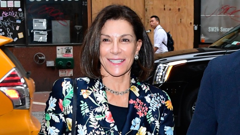 A picture of Hilary Farr with a bob haircut