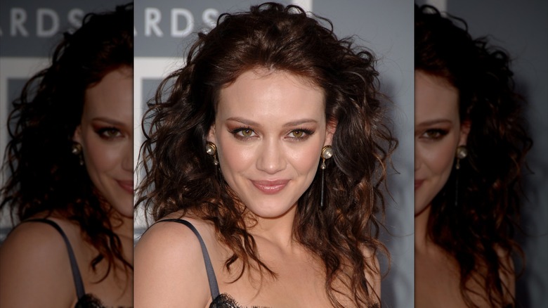 Hilary Duff with brown hair in 2007