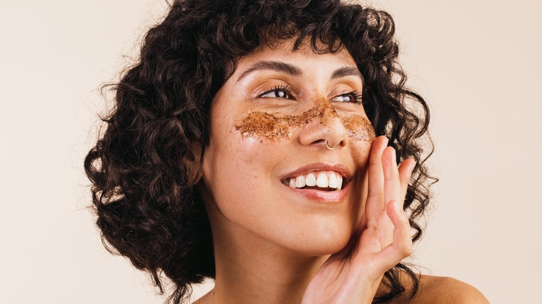 Exfoliating with coffee grounds 