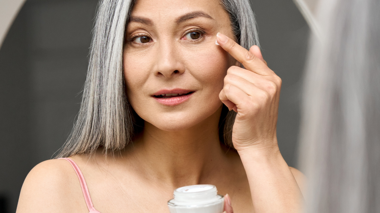 How To Apply Eye Cream The Right Way For Optimal Results