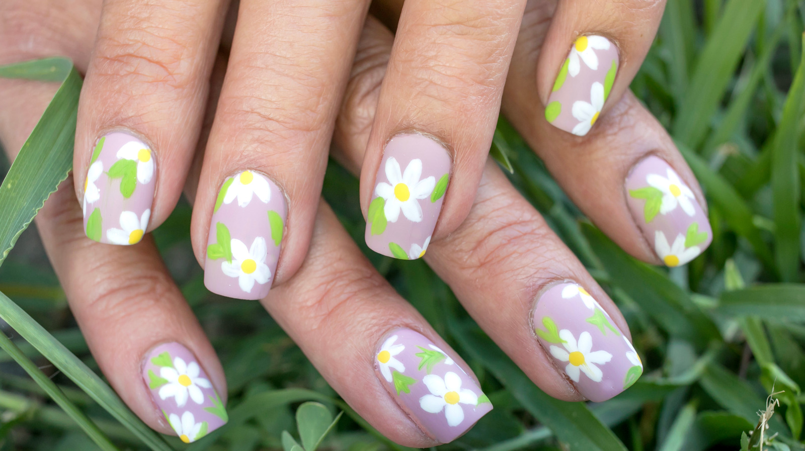 Your Nails Deserve These Floral Designs : Daisy Nude Oval Nails | White  nails, Oval nails, Bridesmaids nails