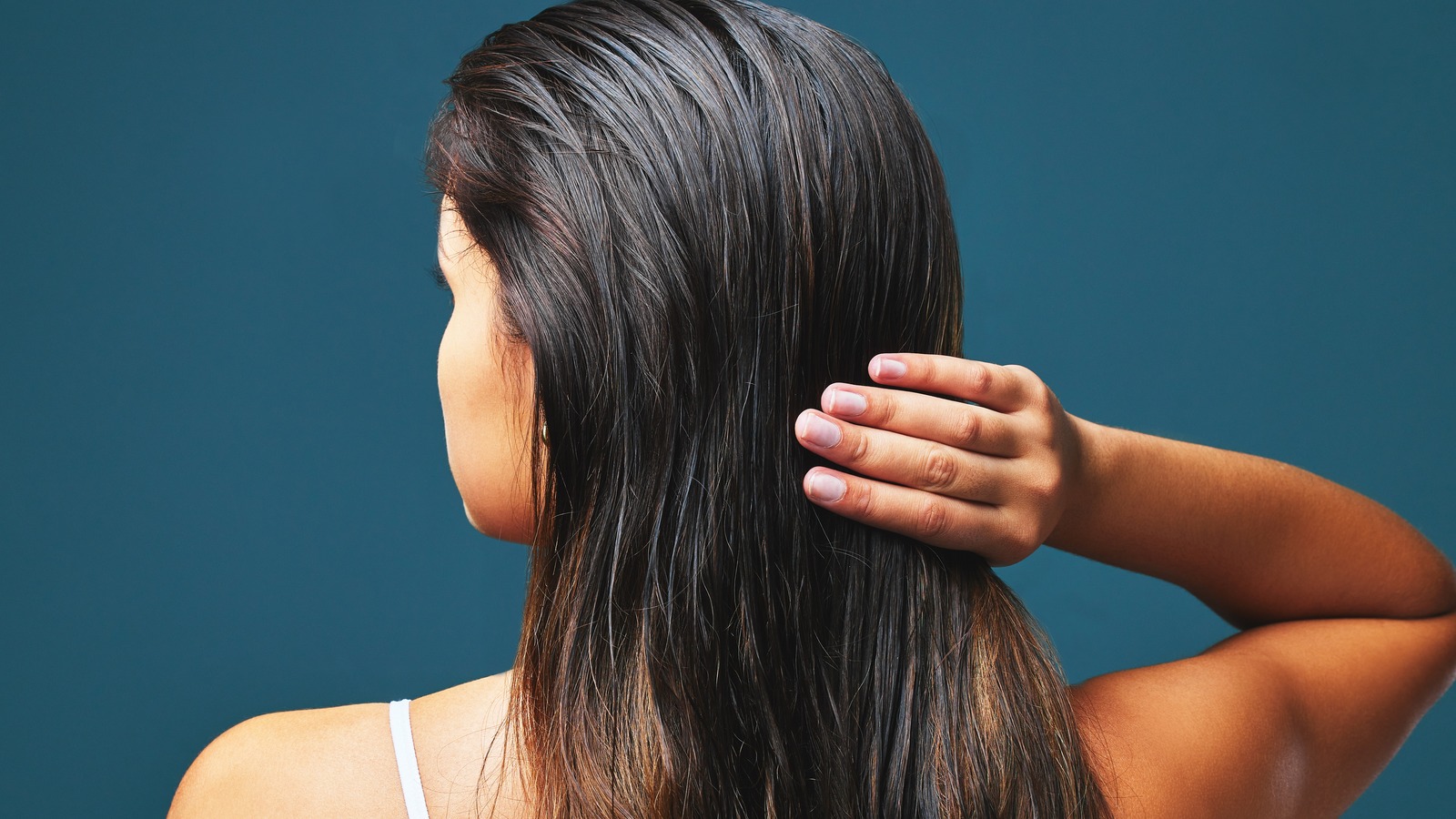 How To Get Your Hair Clean When You're Doing The No-Poo Trend How To Get Your Hair Clean When You're Doing The No-Poo Trend