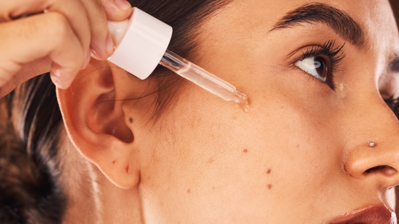 Applying a serum