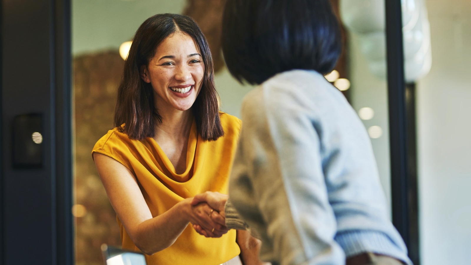 5 Science And Expert-Backed Tips For Great First Impressions