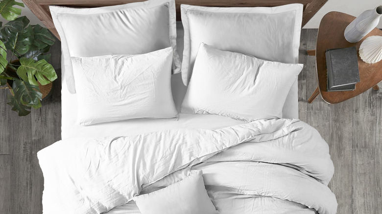 Sheets and Towels That Your Acne Medication Won't Bleach—Yes, They Exist!  (Who Knew?)