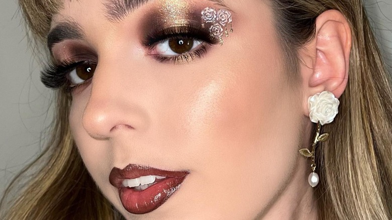 Gold eyeshadow brown lipstick