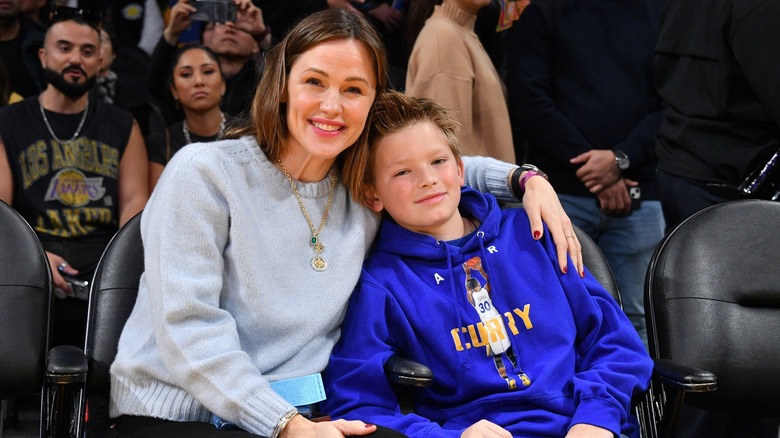 Jennifer Garner and her son Samuel Affleck at Los Angeles Lakers v. Golden State Warriors NBA game in Los Angeles in March 2023