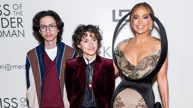 Jennifer Lopez posing with her twins Max and Emme