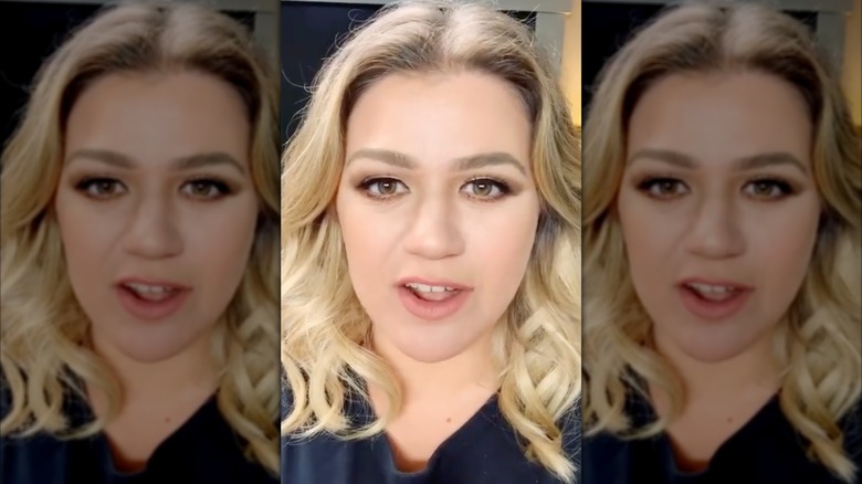 Kelly Clarkson promoting The Voice