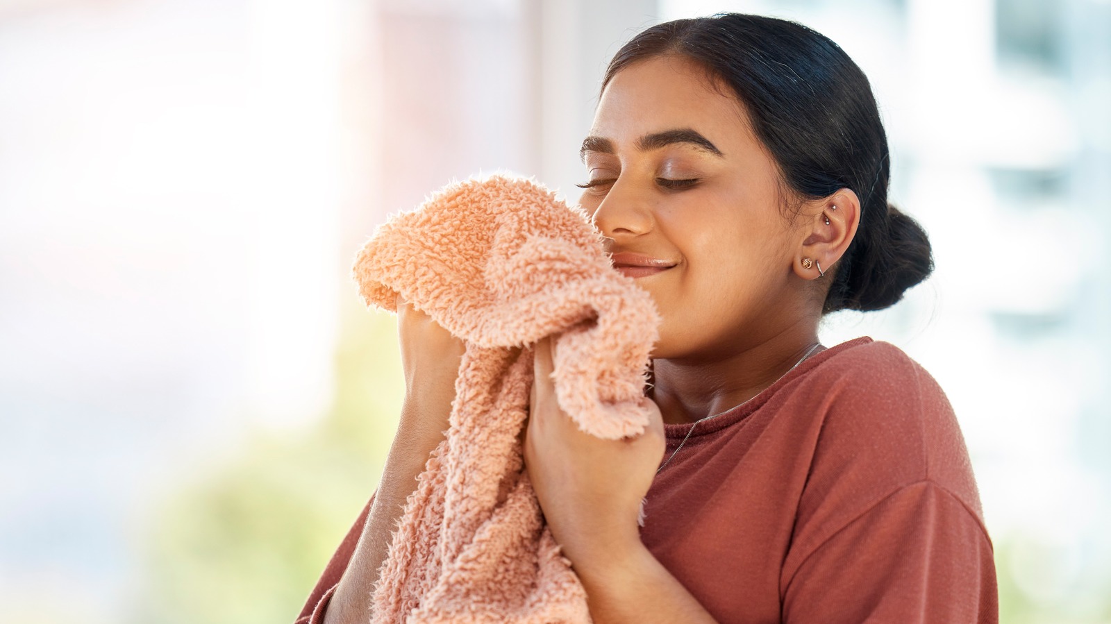 Love The Smell Of Clean Laundry? These Are The Perfumes For You