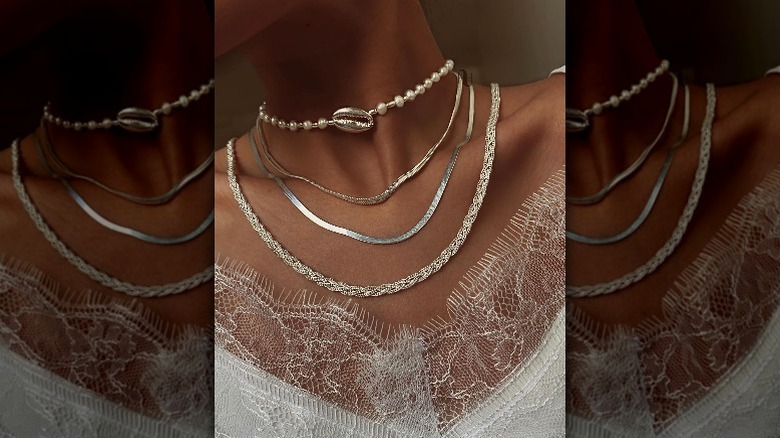 Layered choker
