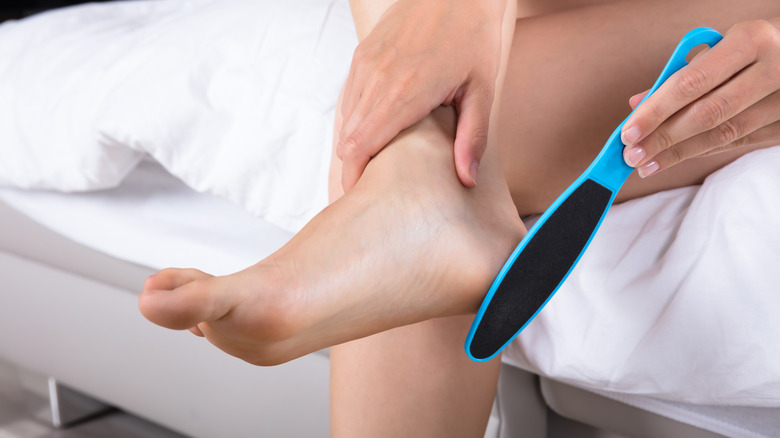 Woman files foot