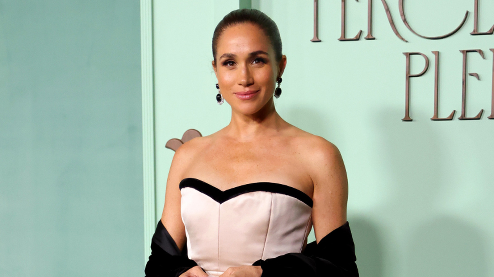 meghan markle red carpet dresses Meghan Markle Returns to the Red Carpet