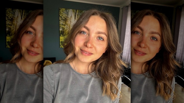 Medium-length mermaid haircut