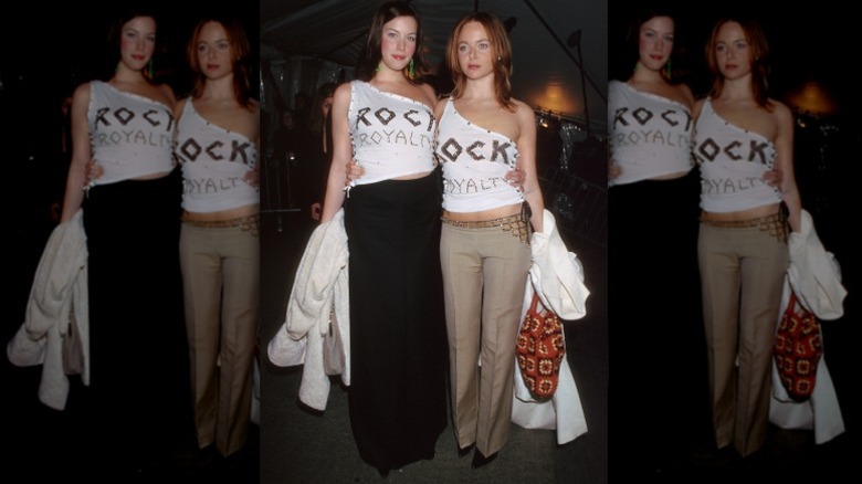 Liv Tyler and Stella McCartney pose at the 1999 Met Gala