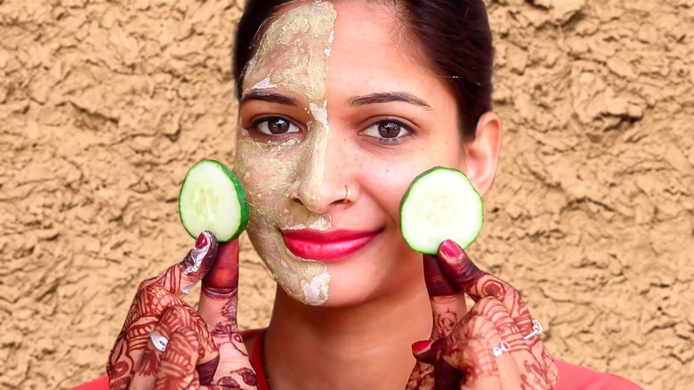 woman with Multani mitti face mask