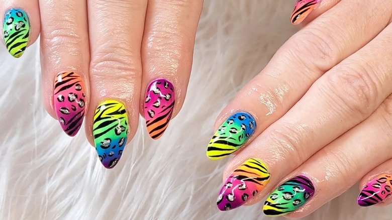 Mixed print neon pigment nails 