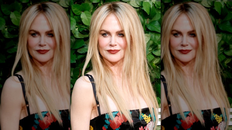 Nicole Kidman posing in a straight platinum wig at the Gotham Awards
