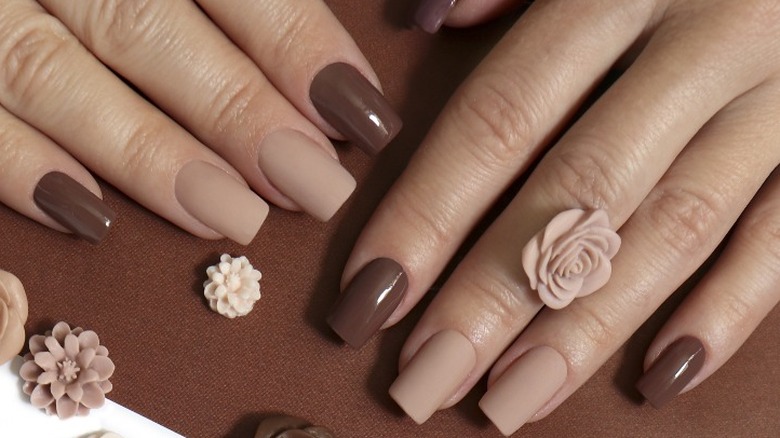 Brown and tan matte manicure
