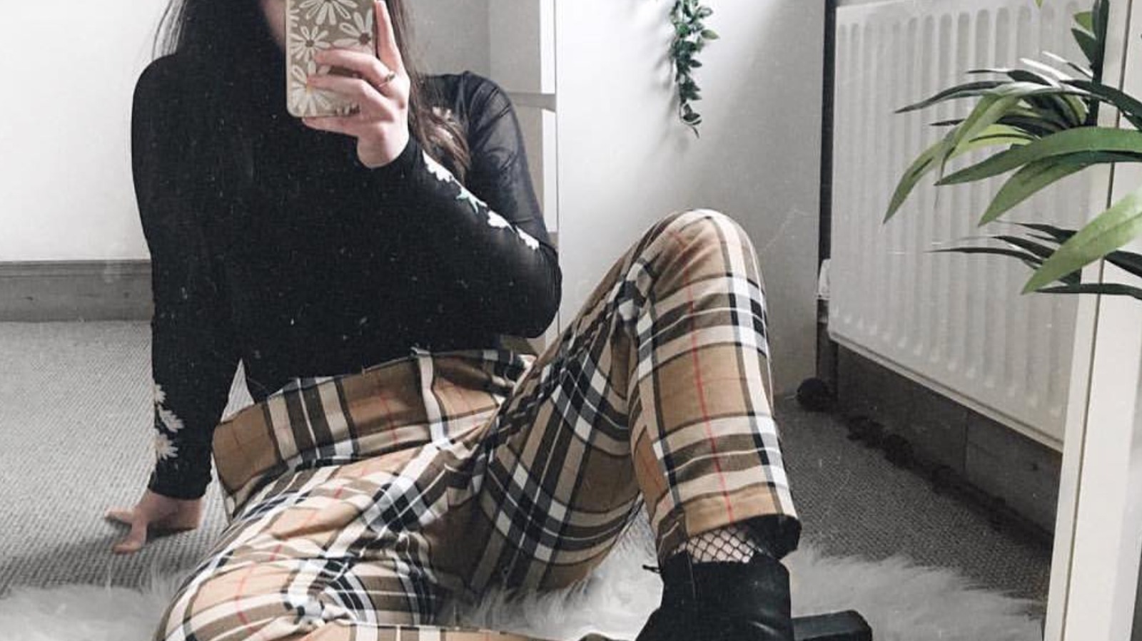 How To Style Plaid Pants For Fall (2023 Style Tips) - Purfect Sunday