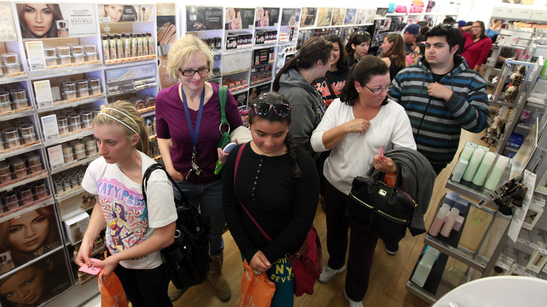 People lining up at Ulta