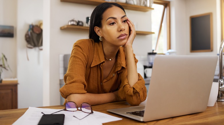 working woman experiencing burnout