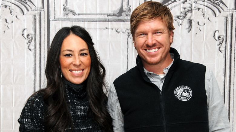 Joanna and Chip Gaines pose at an event in 2015
