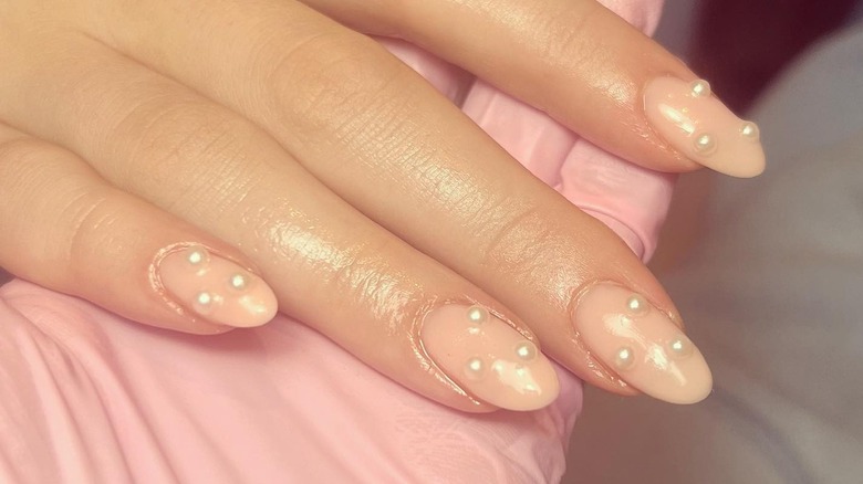 Pearl Nail Art Ideas To Step Up Your Manicure