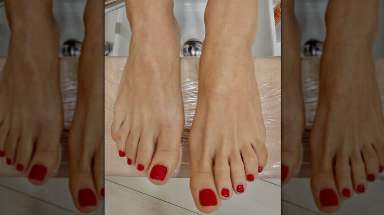 classic red pedicure