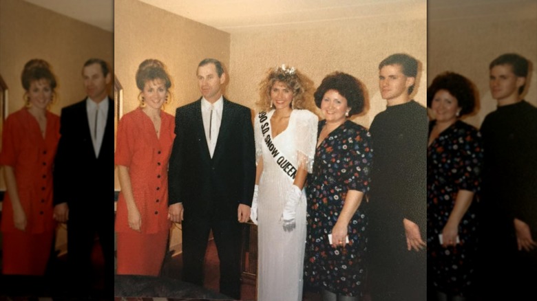 Kristi Noem is flanked by family members after being named 1990 South Dakota Snow Queen