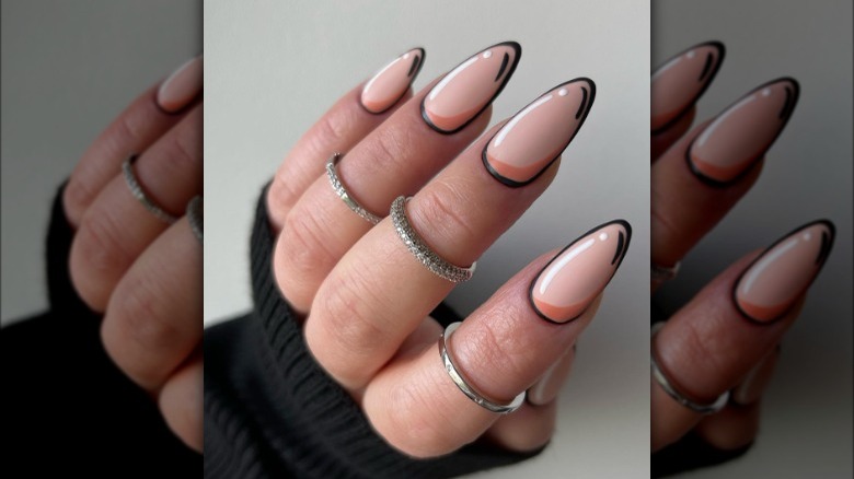 Nude pop art nails