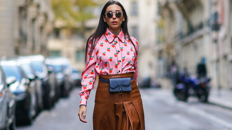 Woman wearing modern preppy fashion