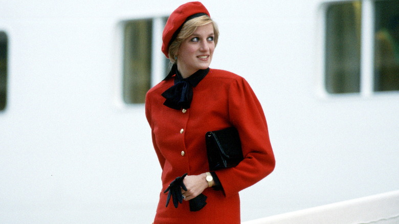 Princess Diana holding clutch