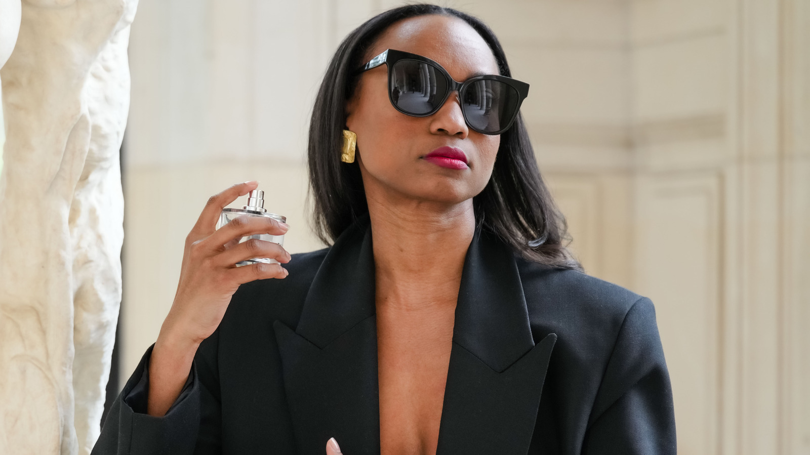 How to keep perfume from fading due to summer sweat and heat