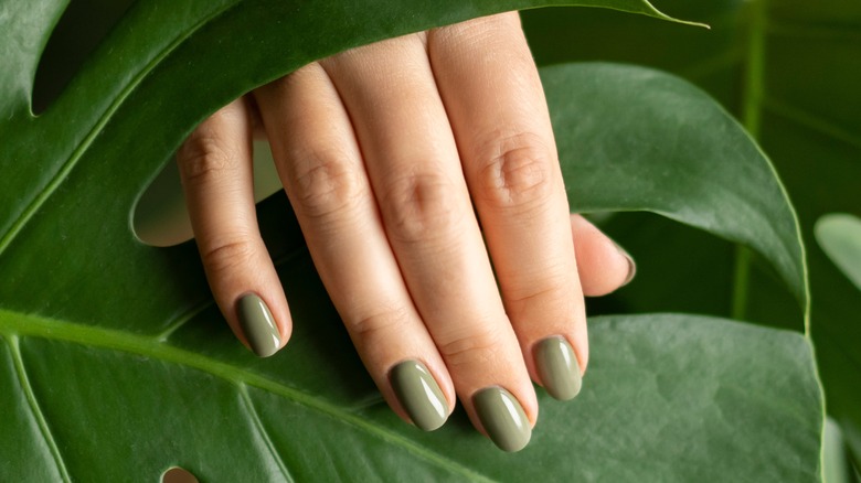 Shiny green nails