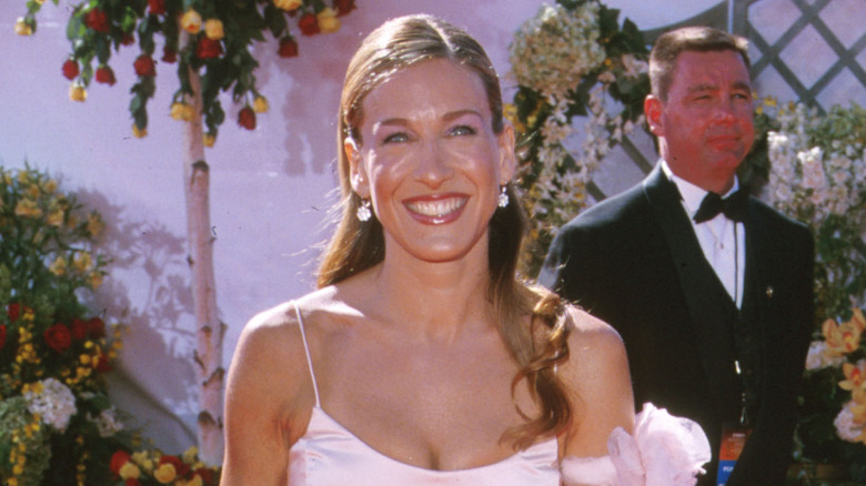 Sarah Jessica Parker arrives at the 2000 Emmys