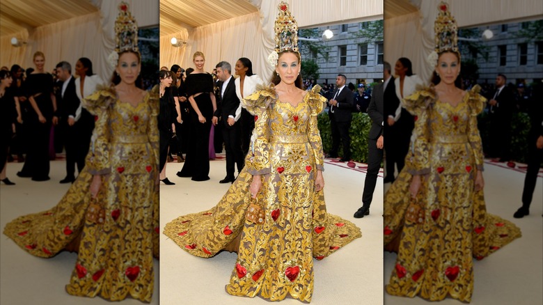 Sarah Jessica Parker wearing an intricate gold design to the 2018 Met Gala