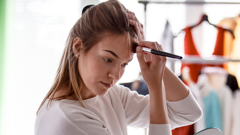 Woman doing her contour