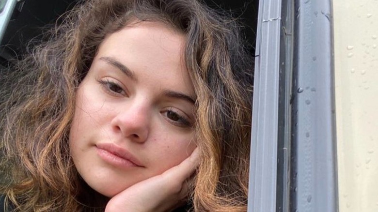 Selena Gomez makeup-free
