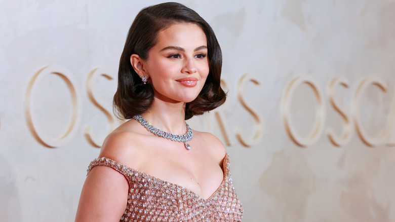 Selena Gomez with a side-swept bob at the 2025 Academy Awards