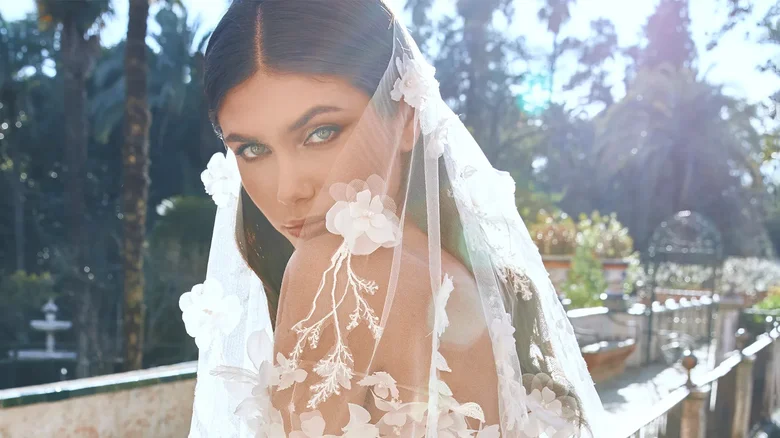 Short Veils: The Bridal Silhouette Giving Old Hollywood Glamour To Your Wedding