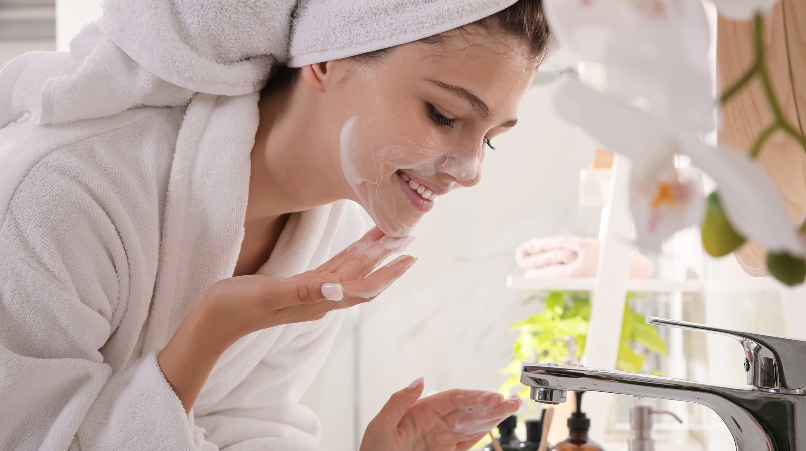Should You Still Double Cleanse Even If You Don't Wear Makeup?