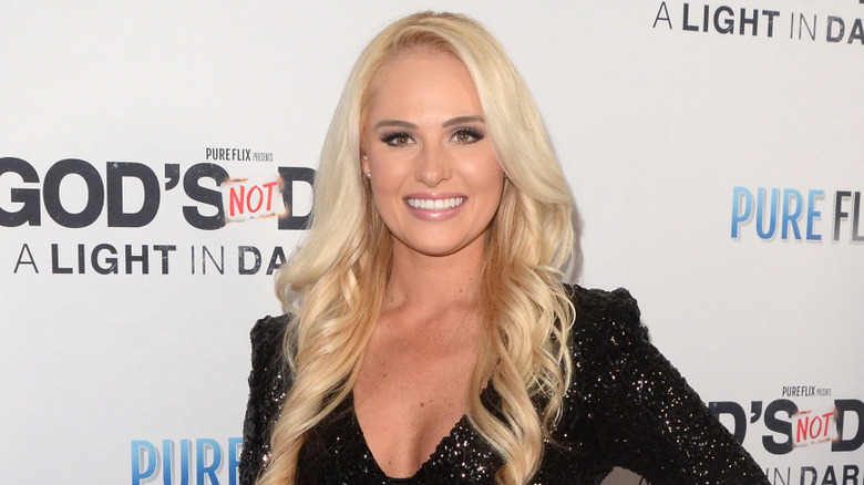 Side-By-Side Pics Of Tomi Lahren's Face Transformation Are Wild To See