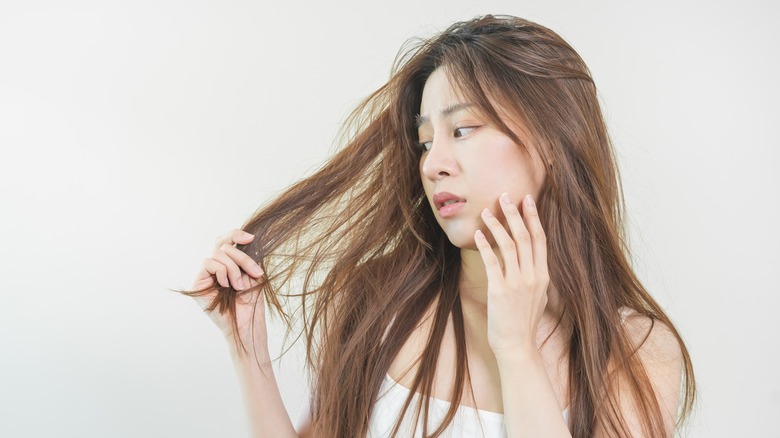 woman with damaged hair