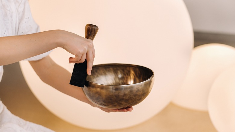 Singing bowl for sound healing