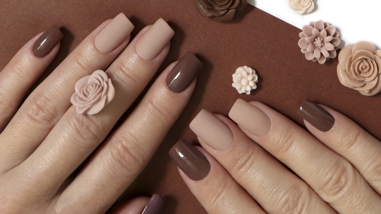 https://www.glam.com/img/gallery/taupe-is-the-nail-color-for-your-on-trend-minimalist-manicure/taupe-is-rooted-in-desaturated-brown-tones-1689536914.jpg?utm_source=chatgpt.com