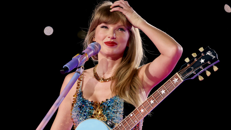 taylor swift smiling