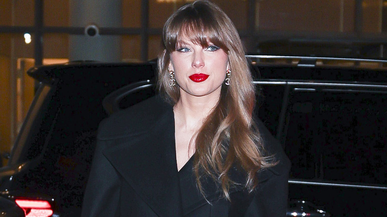 Taylor Swift photographed on the street