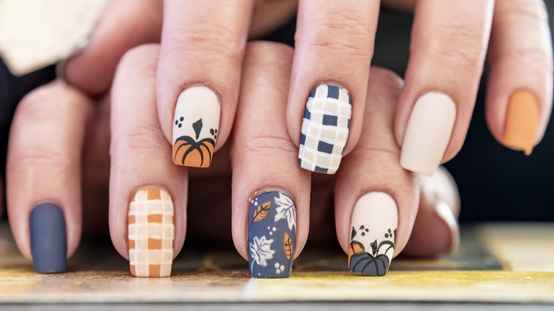 Thanksgiving nail art